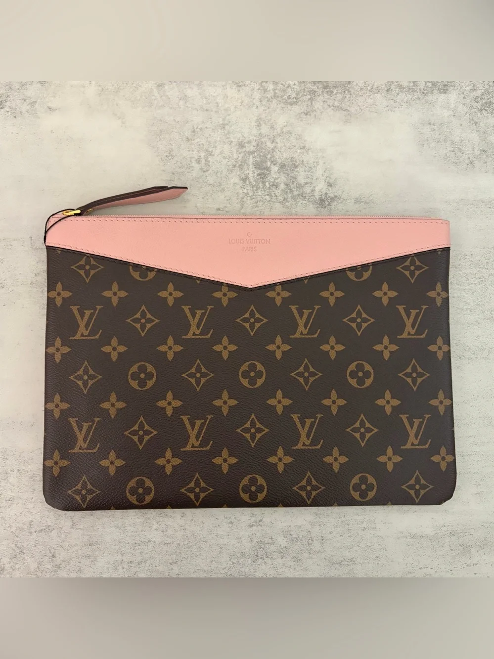 Louis Vuitton Monogram Daily Pouch/Pink